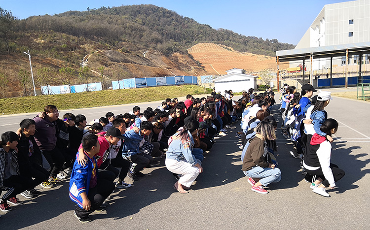 湖北藝術職業學院心理委員蔡甸國防園素質拓展活動