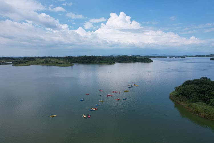 清涼夏日皮劃艇團建